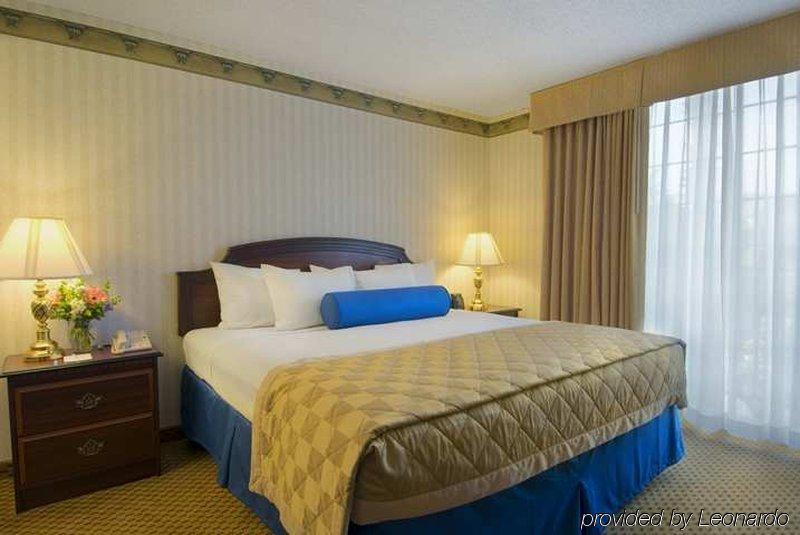 Embassy Suites By Hilton Arcadia-Pasadena Area Pokoj fotografie